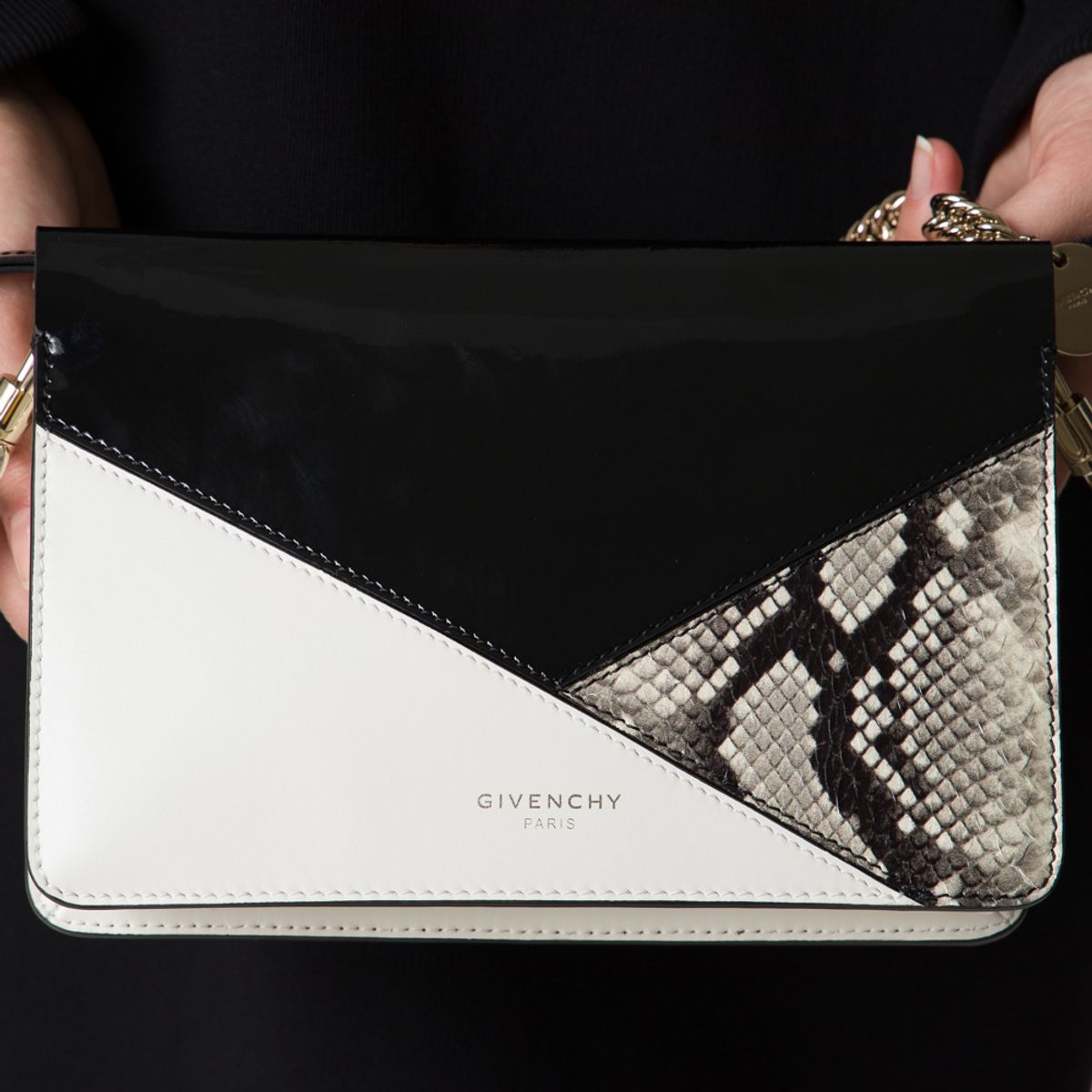 givenchy triangle bolsa