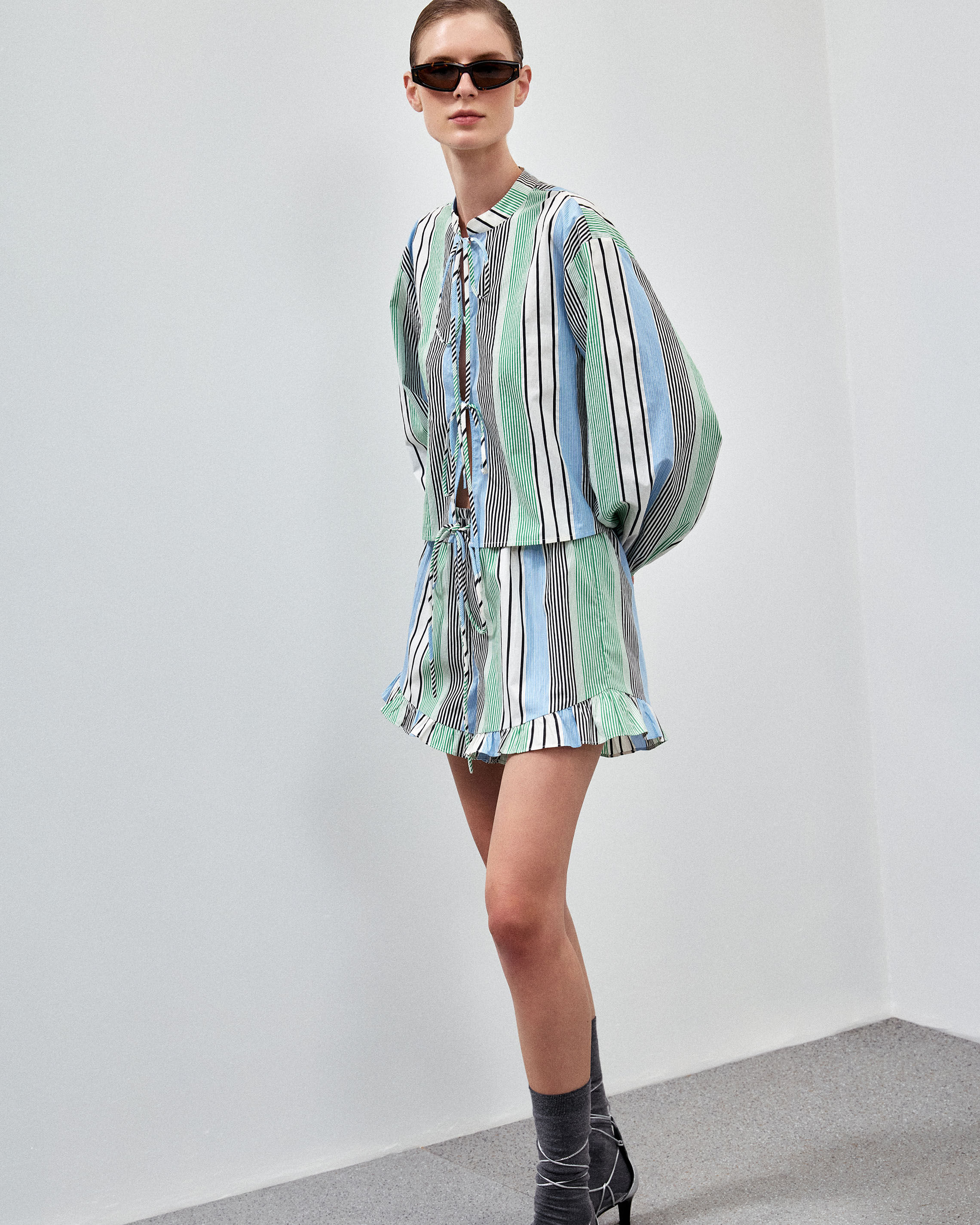 SH122882_0195_1-SHORTS-VINTAGE-STRIPES-NICOLE-NKO