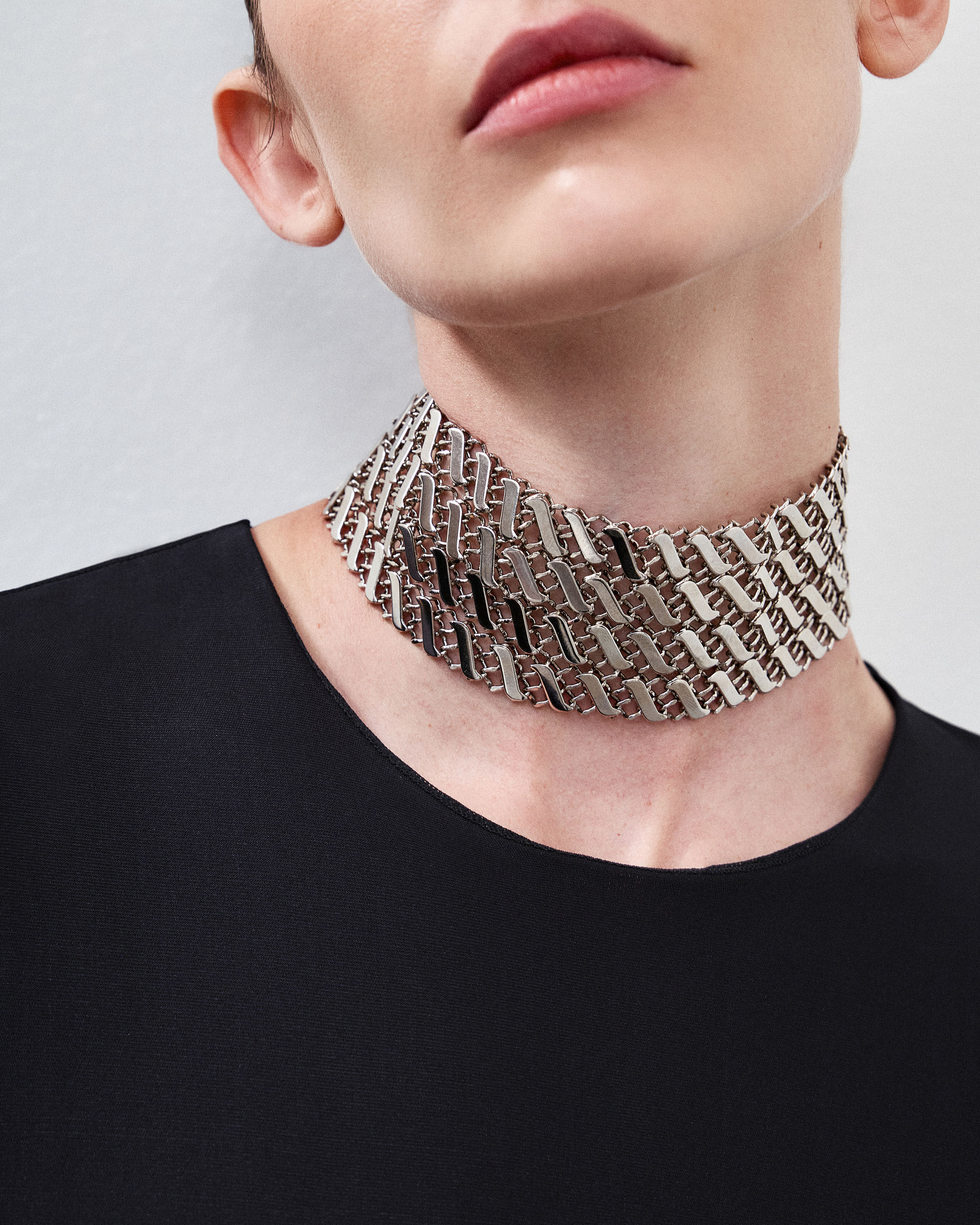 BI050386_1897_1-CHOCKER-CORRENTE-NEEDY-NKF