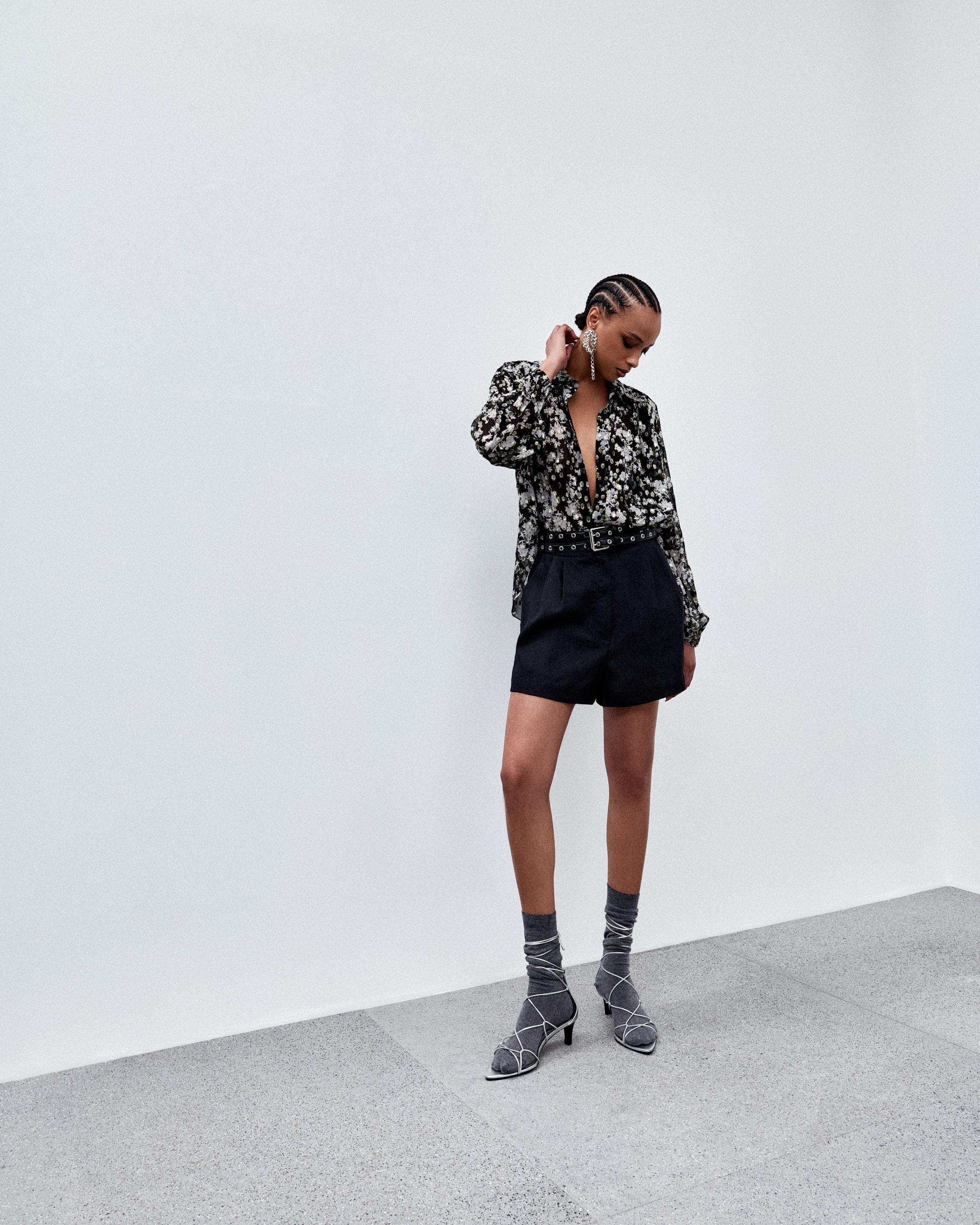 SH980141_0003_1-SHORTS-LINHO-BELLY-NKO