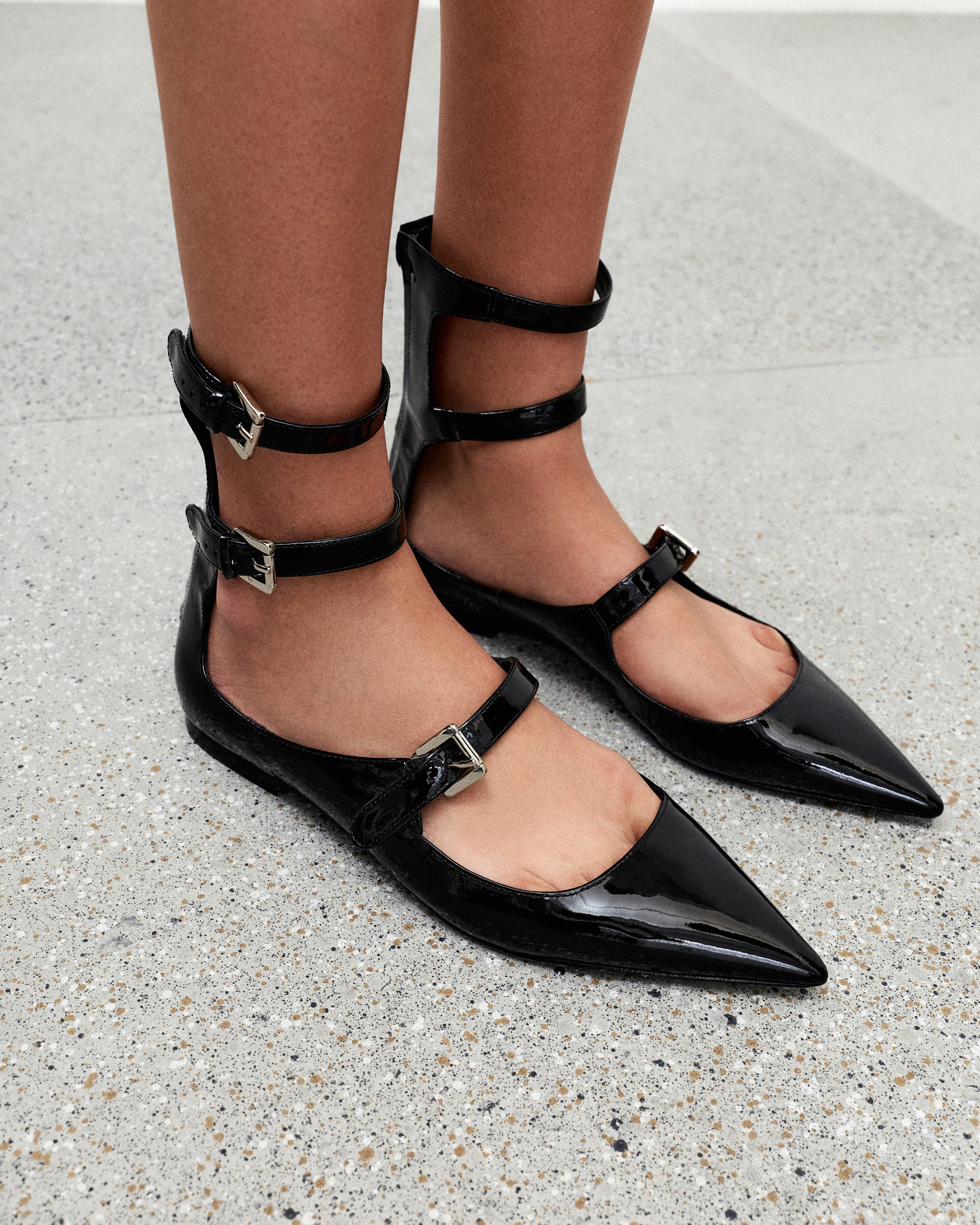 CD030336_0003_1-SAPATO-FIVELA-LIZ-NKF