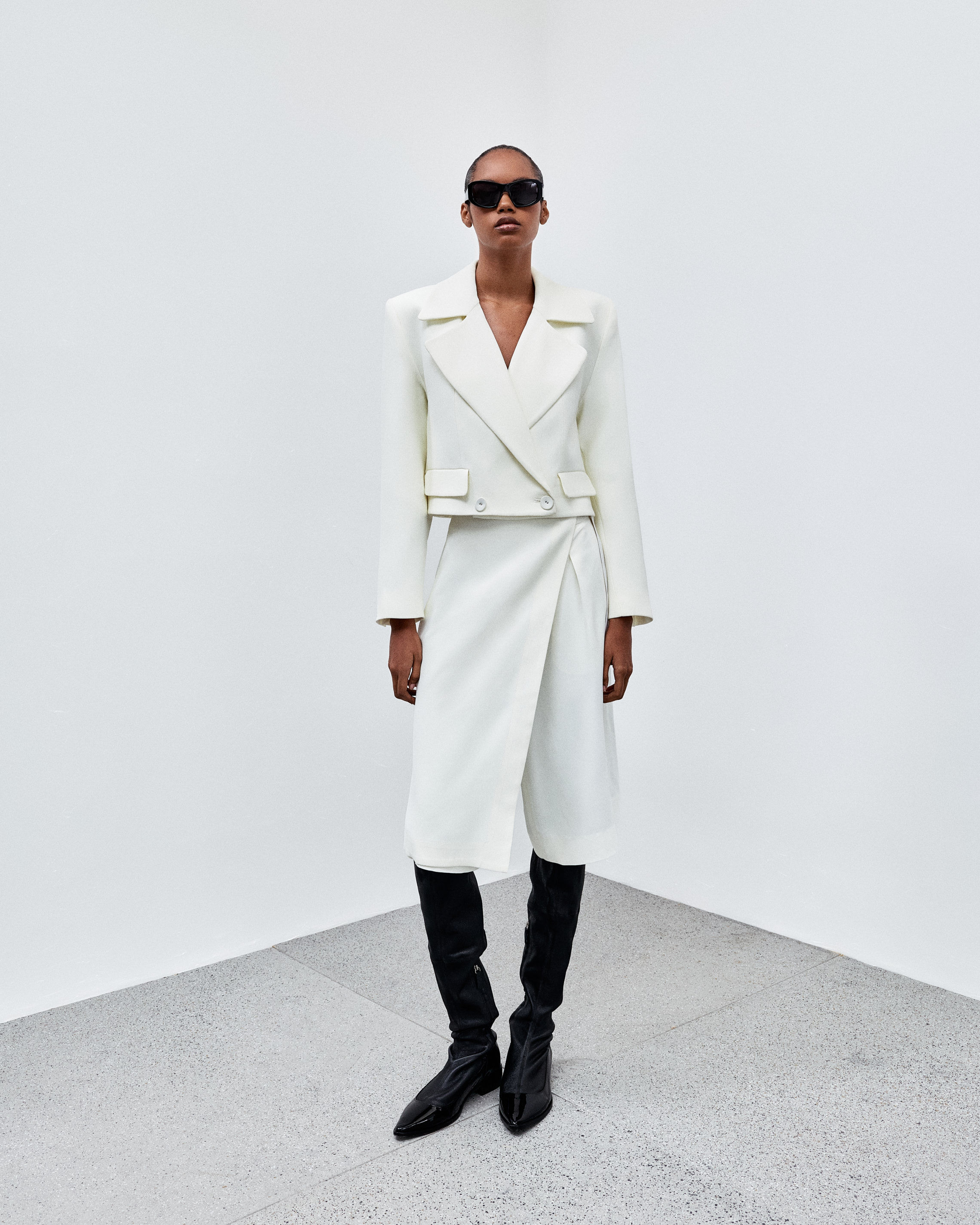 BE010060_0533_1-BERMUDA-CREPE-ENVELOPE-ELLA-NKO