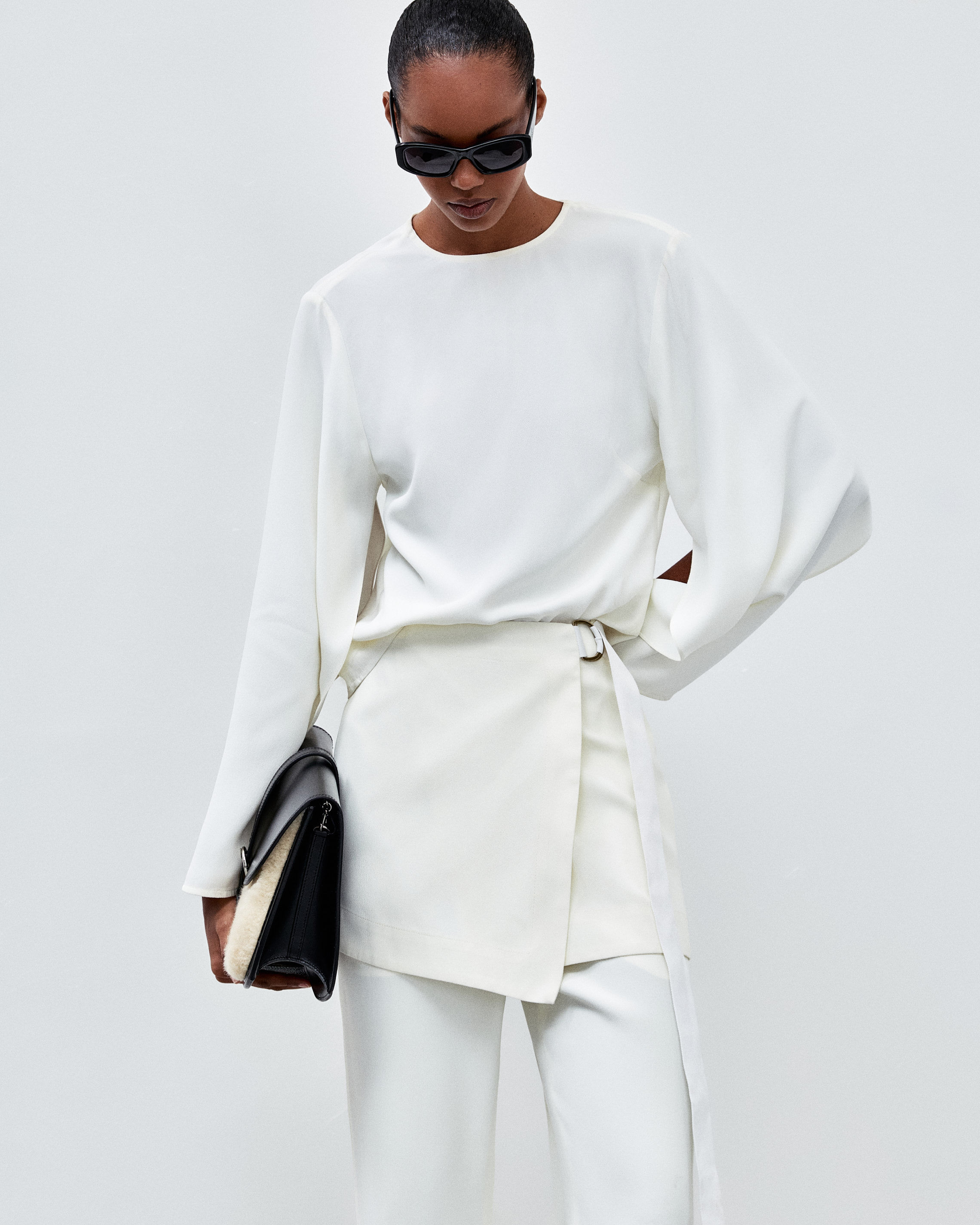 BL042009_0533_1-BLUSA-CREPE-ENVELOPE-ERICA-NKO