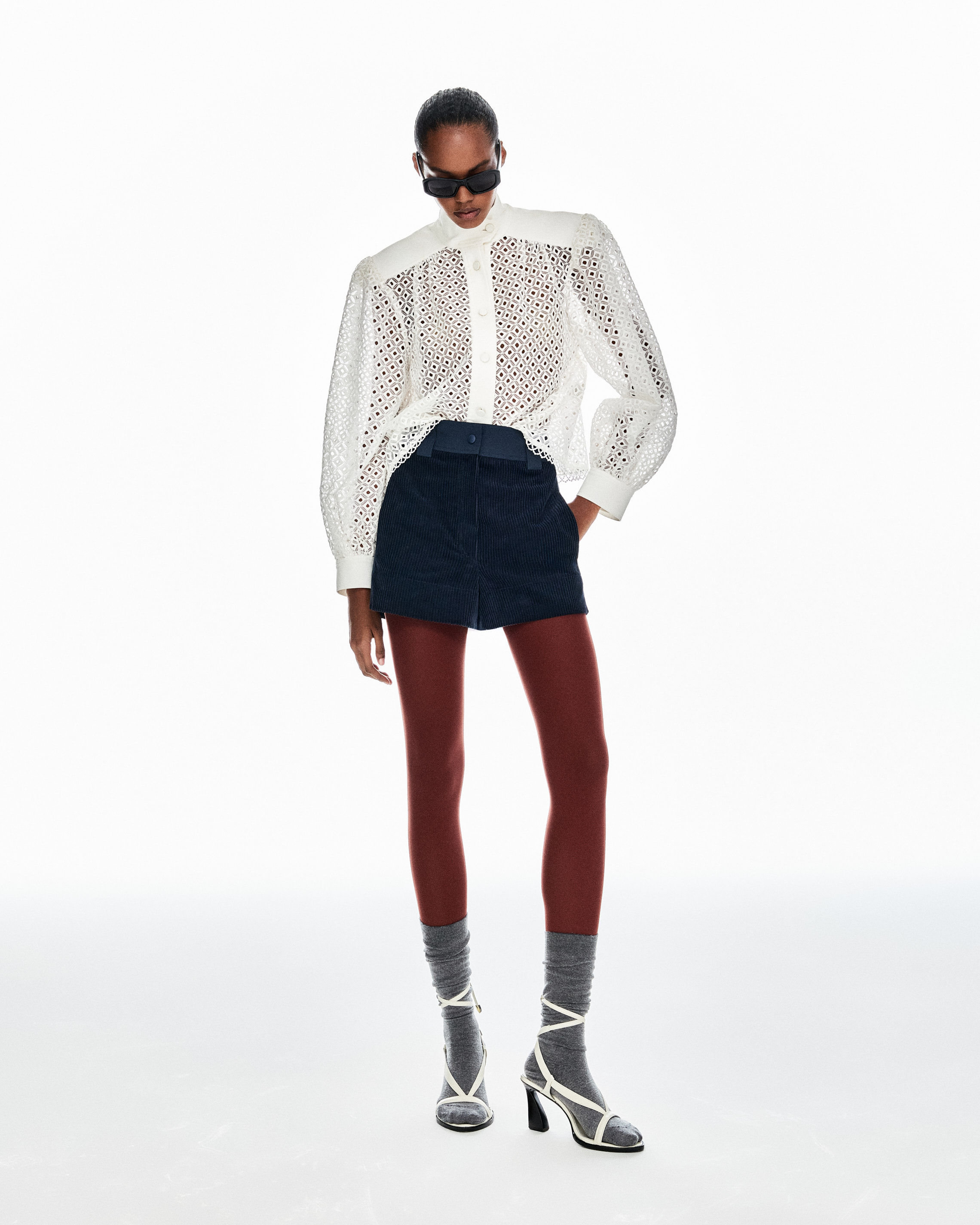 SH030011_10123_1-SHORTS-VELUDO-CICLON-FLORA-NKO
